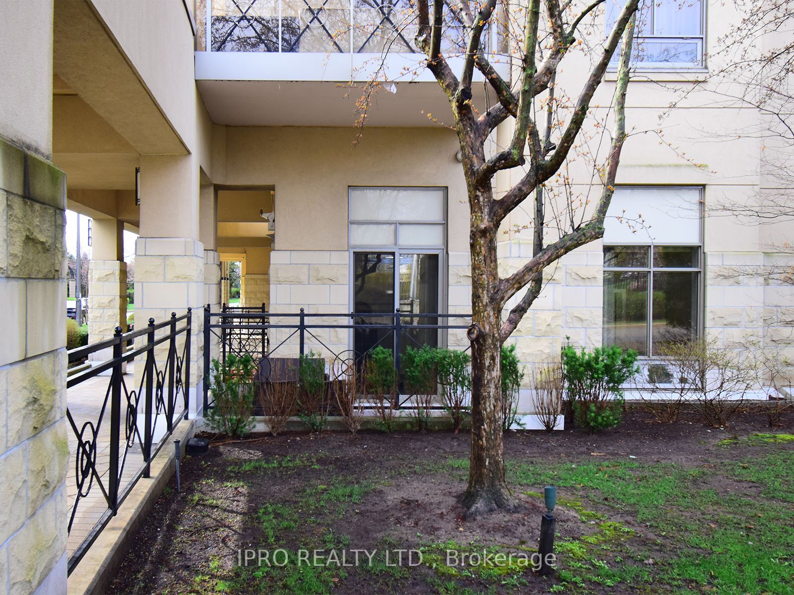 18 Kenaston Gdns, #103