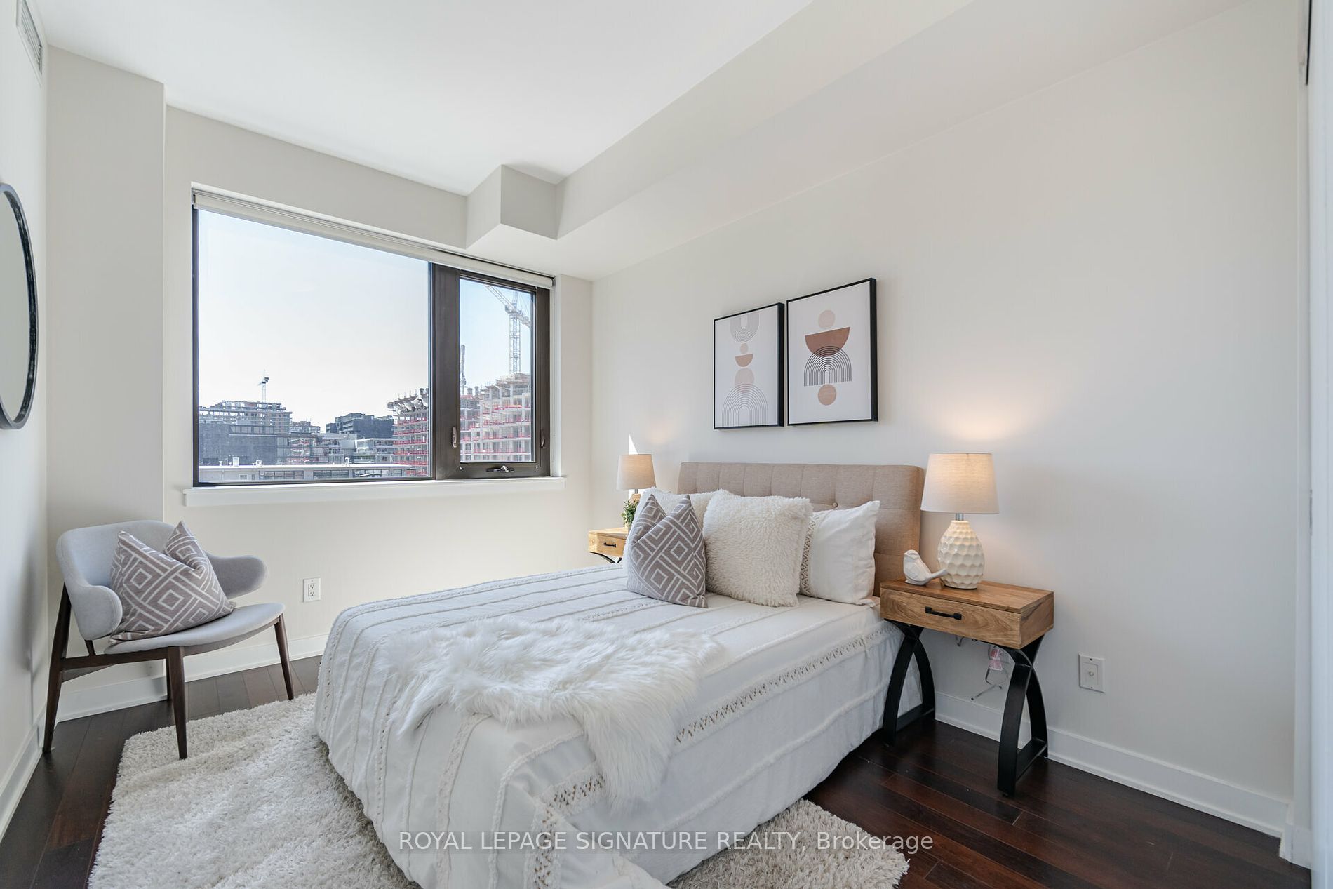 400 Wellington St W, #908