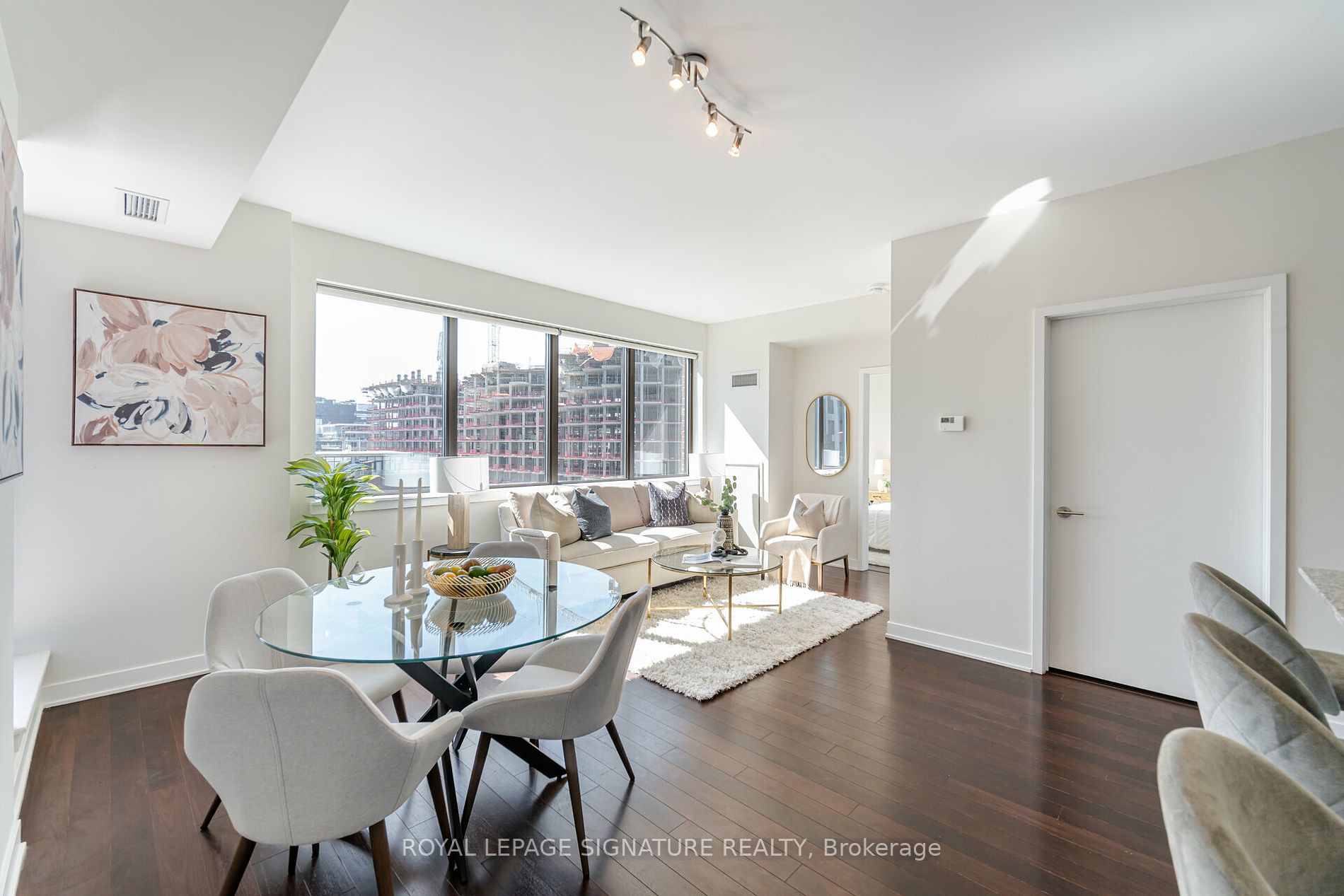 400 Wellington St W, #908