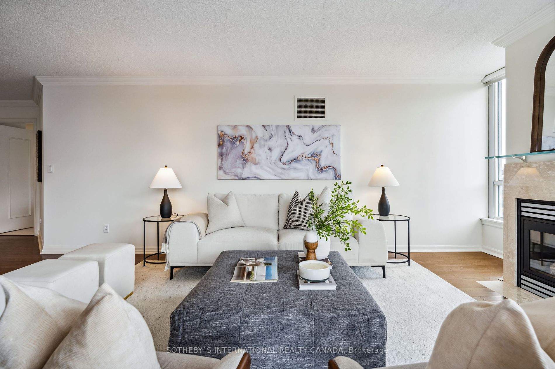 2727 Yonge St, #711