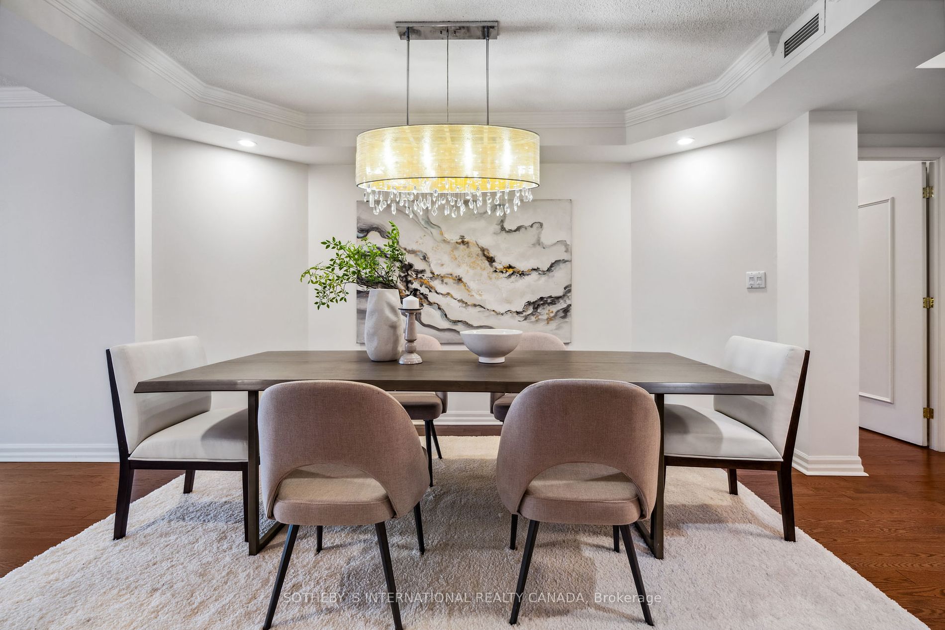 2727 Yonge St, #711