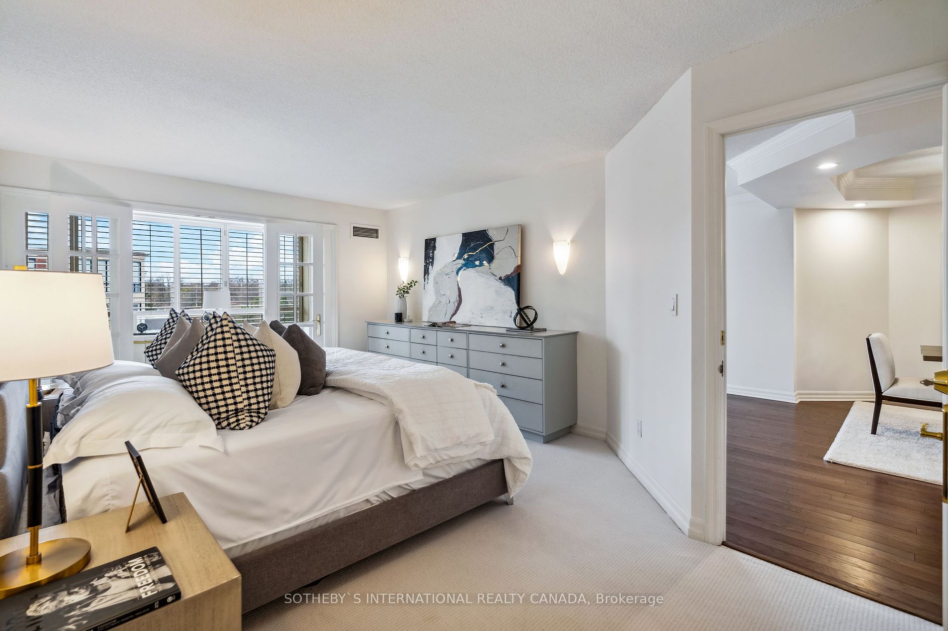 2727 Yonge St, #711