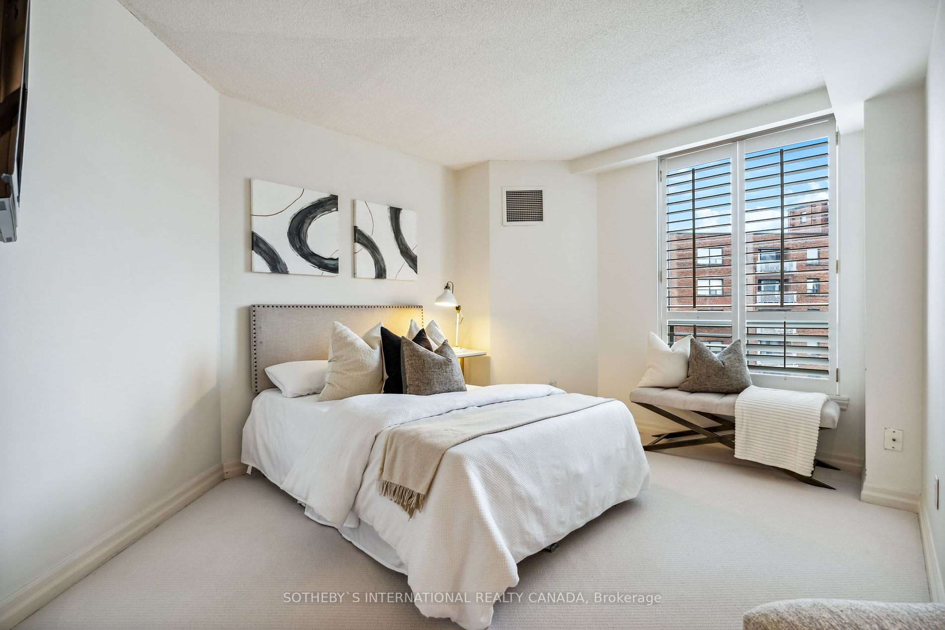 2727 Yonge St, #711