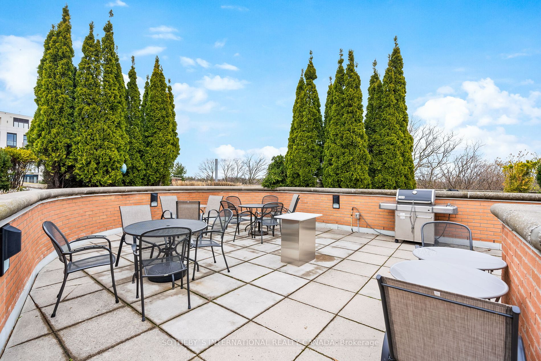 2727 Yonge St, #711
