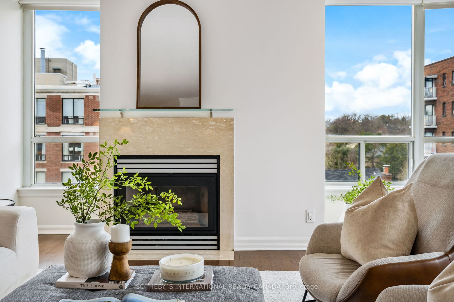 2727 Yonge St, #711