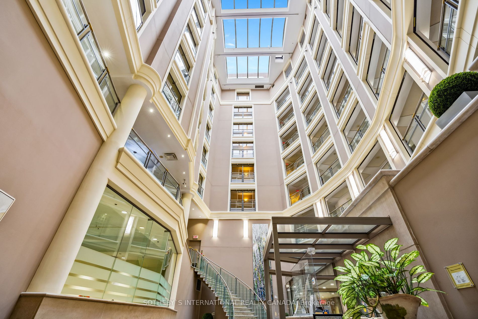 2727 Yonge St, #711
