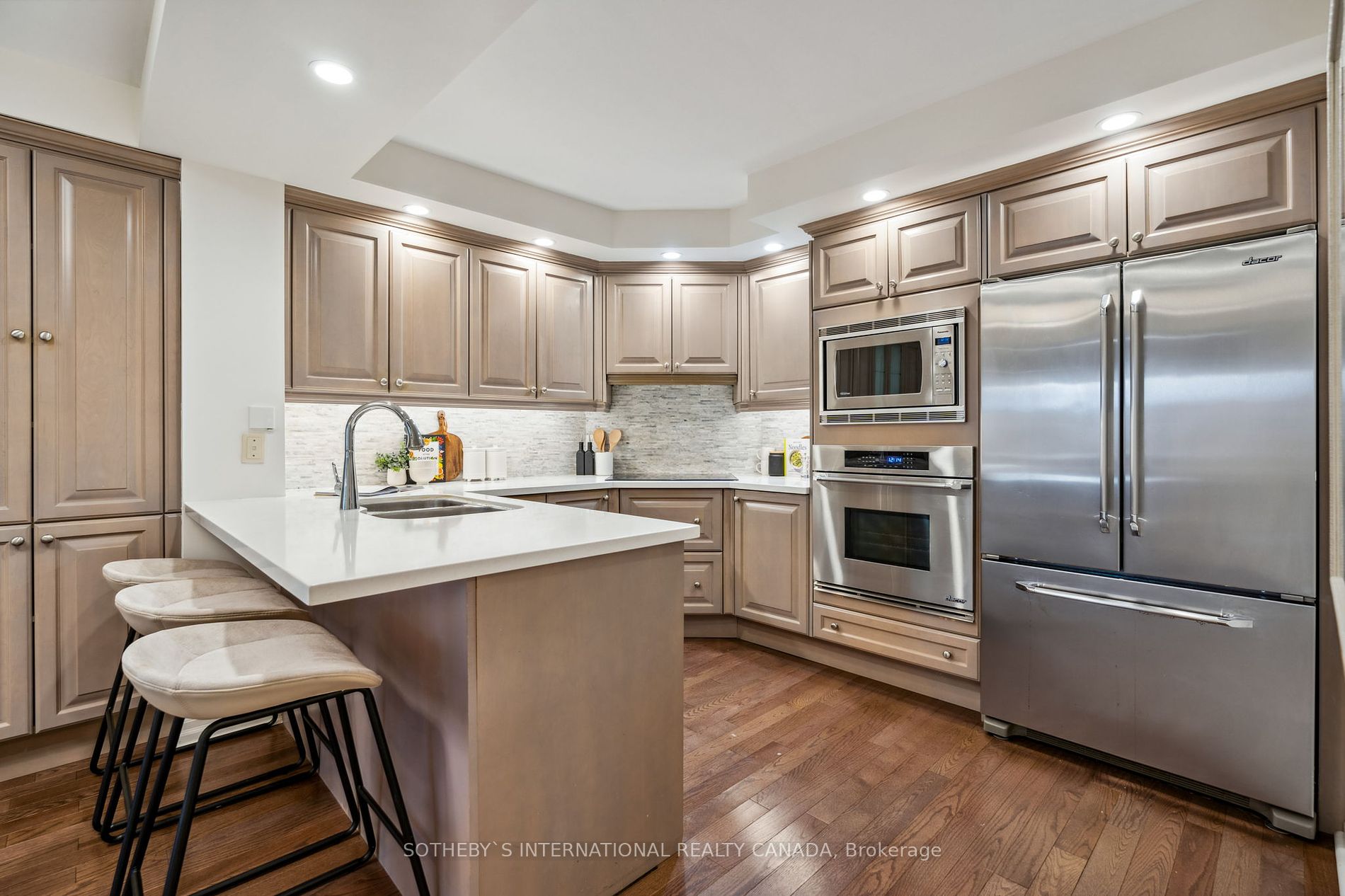 2727 Yonge St, #711