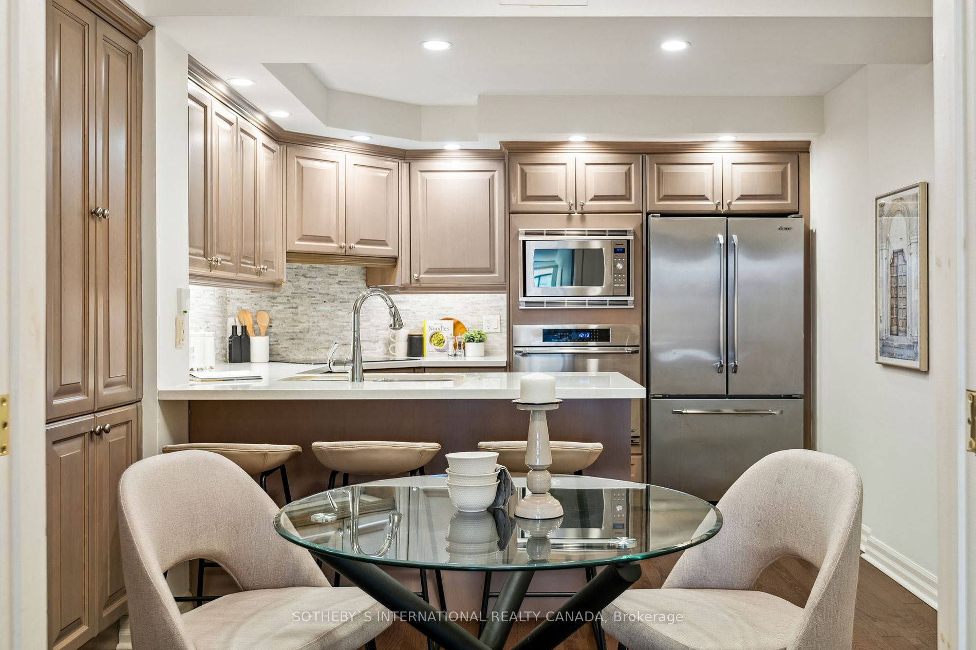 2727 Yonge St, #711