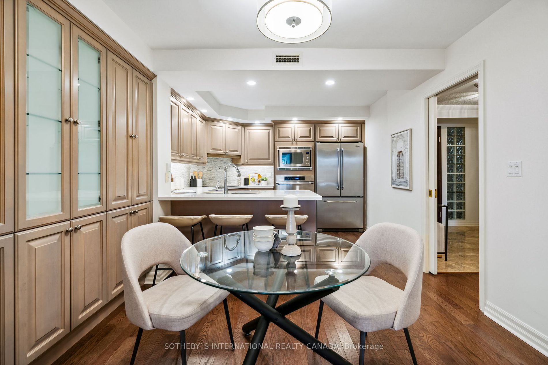 2727 Yonge St, #711