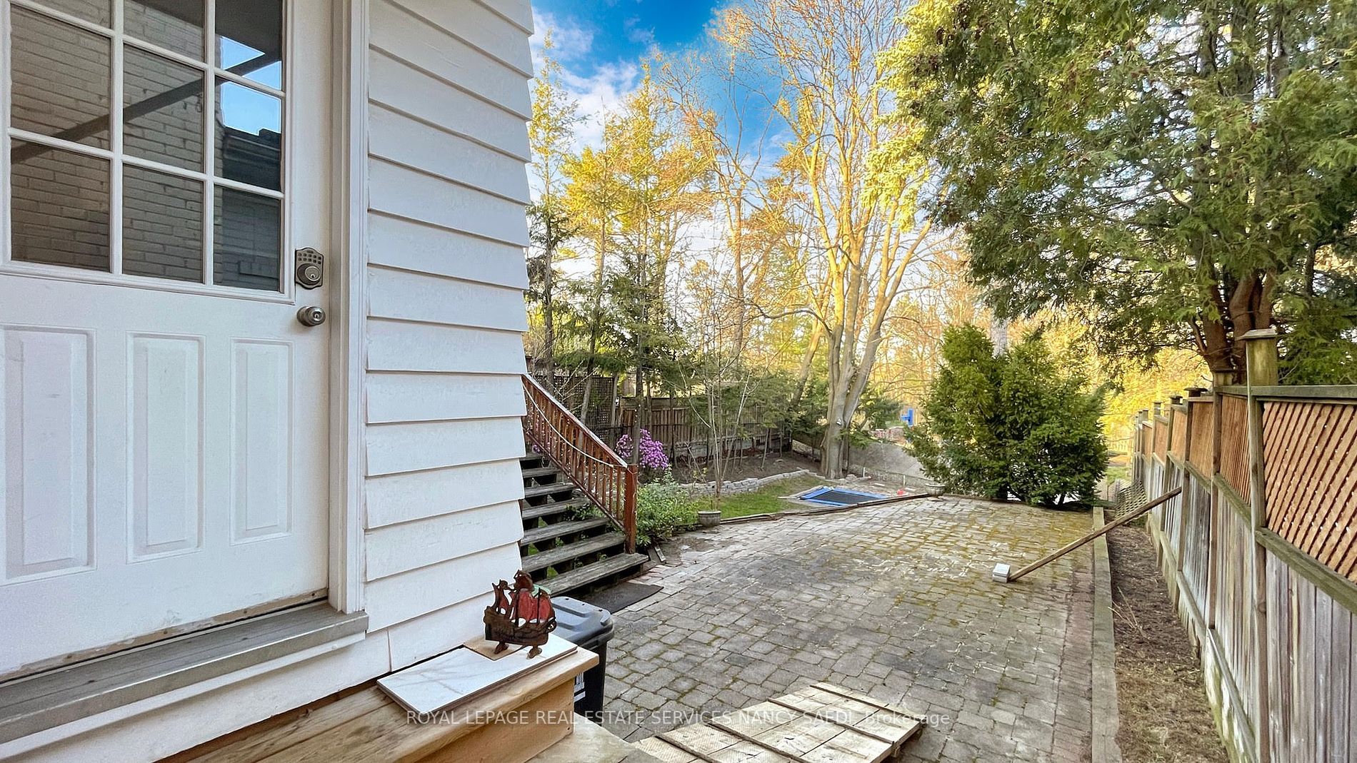 19 Strathgowan Crescent