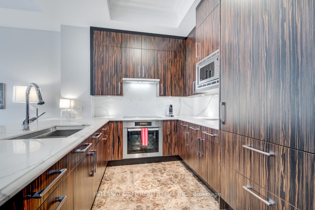 55 Scollard Street, #702