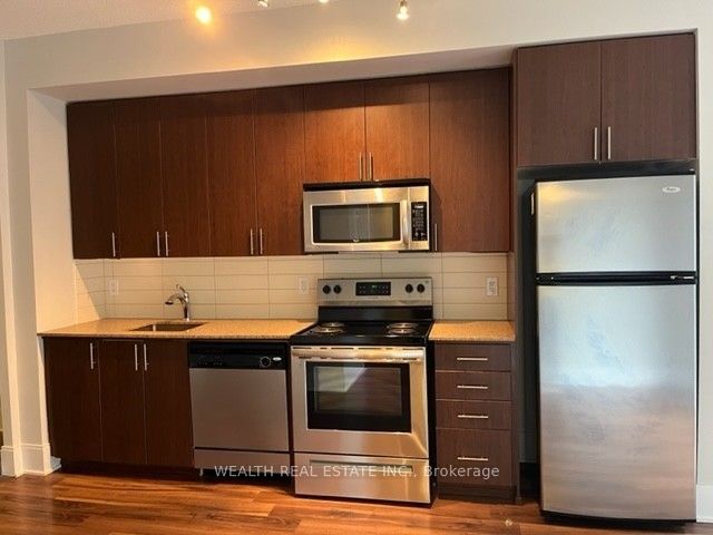 560 Front Street W, #726