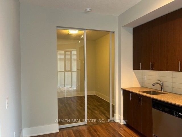 560 Front Street W, #726