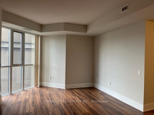 560 Front Street W, #726