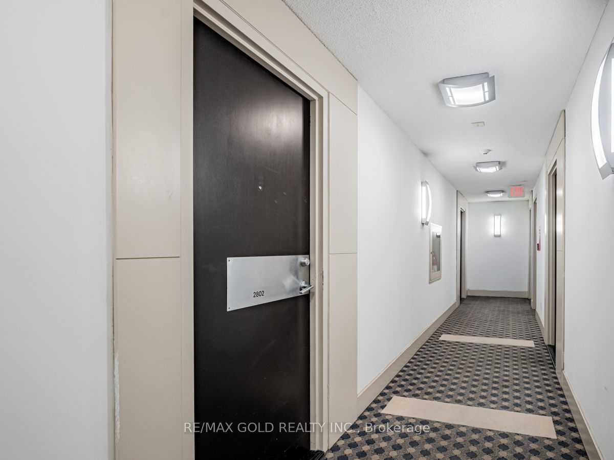 18 Yonge St, #2802