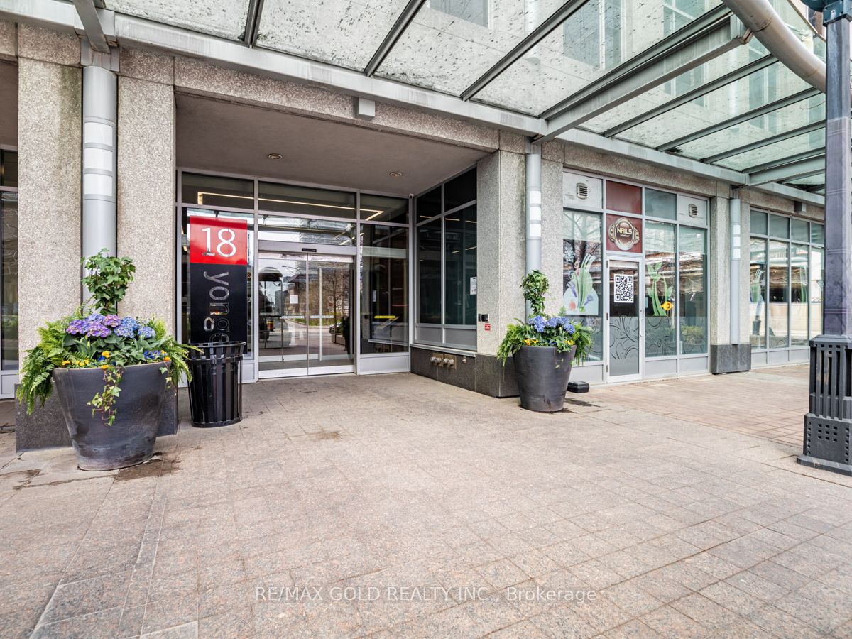 18 Yonge St, #2802