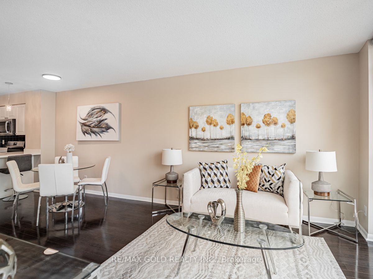 18 Yonge St, #2802
