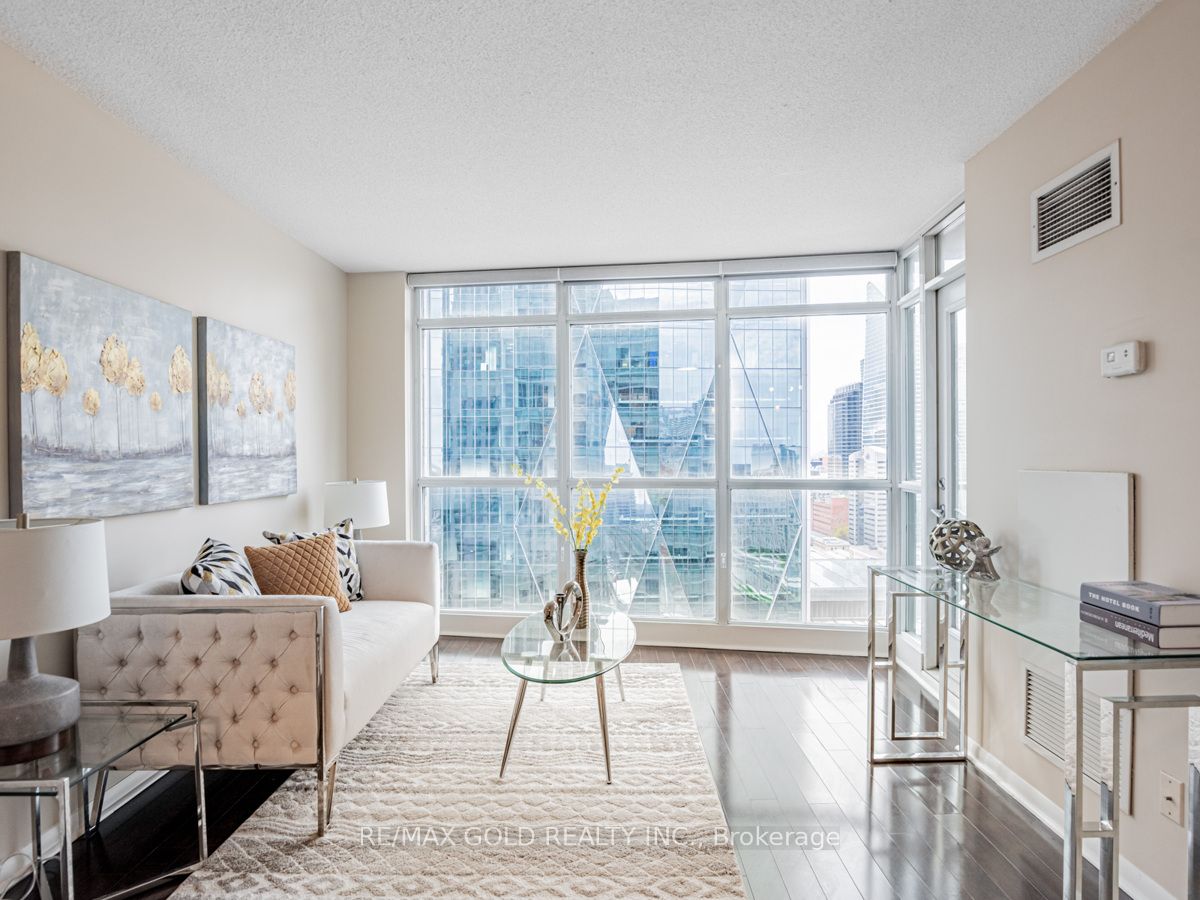 18 Yonge St, #2802