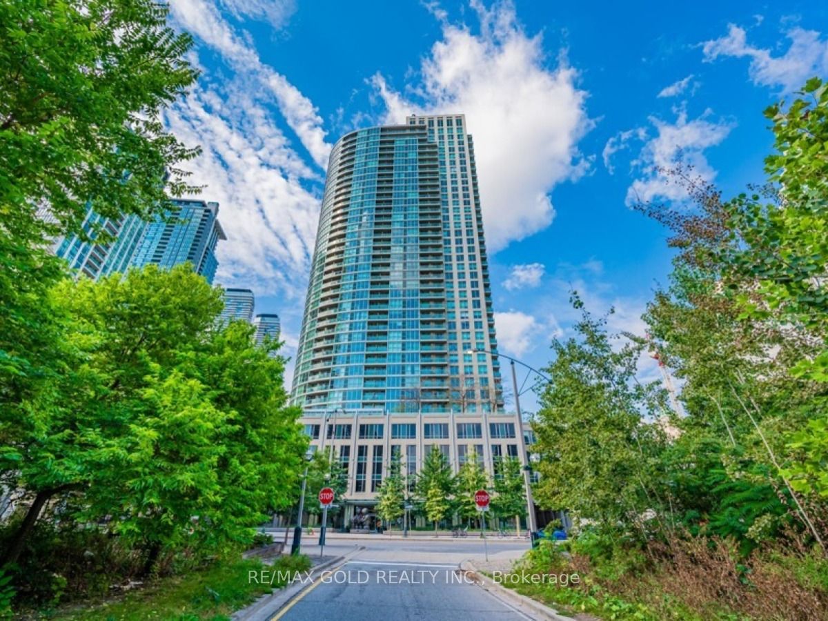 18 Yonge St, #2802