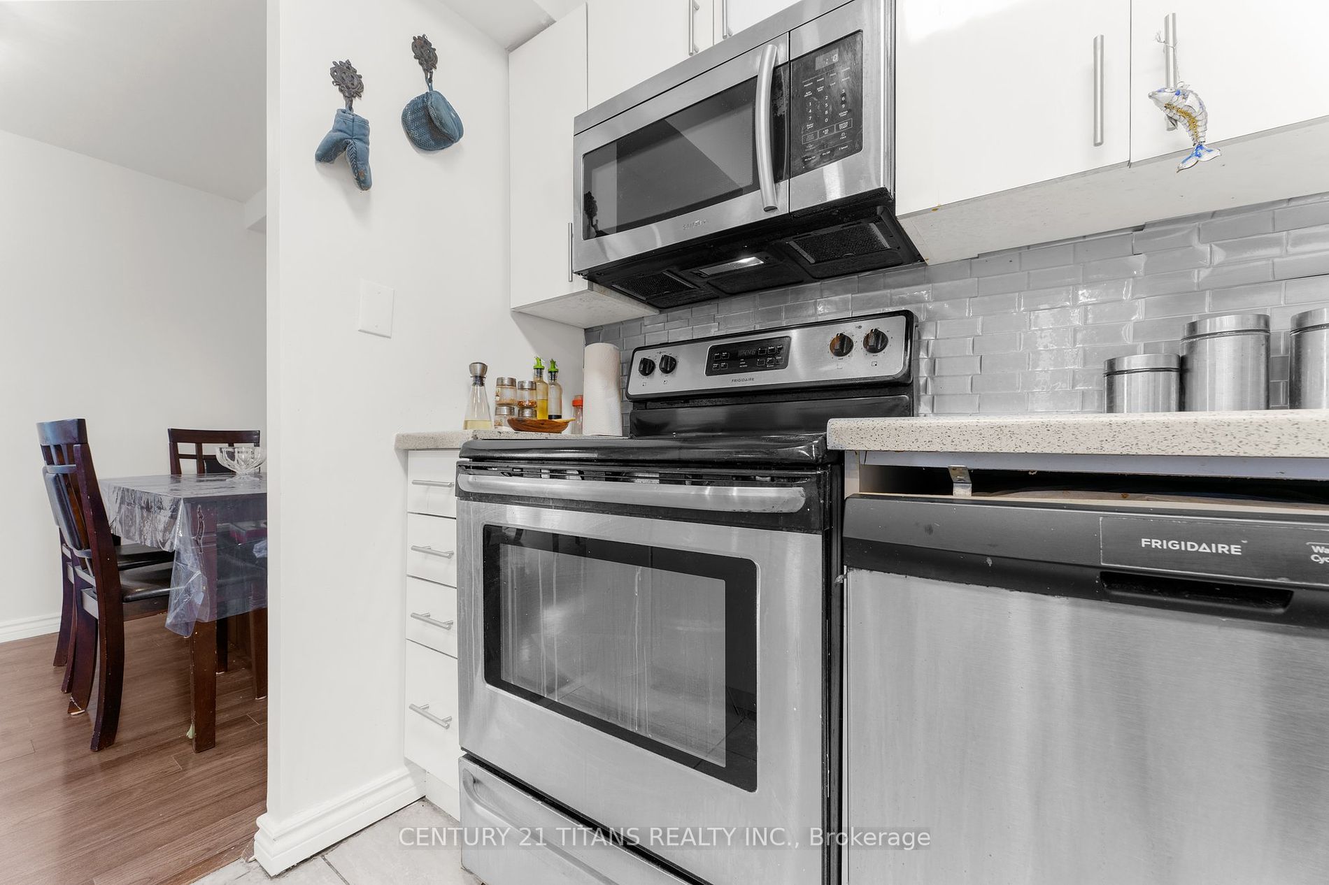 20 Edgecliff Golfway, #1415