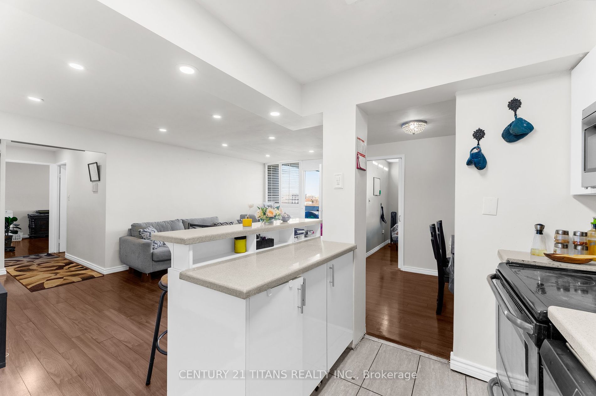 20 Edgecliff Golfway, #1415