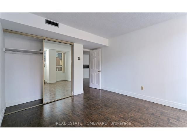 71 Charles St E, #302
