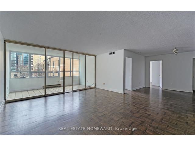 71 Charles St E, #302