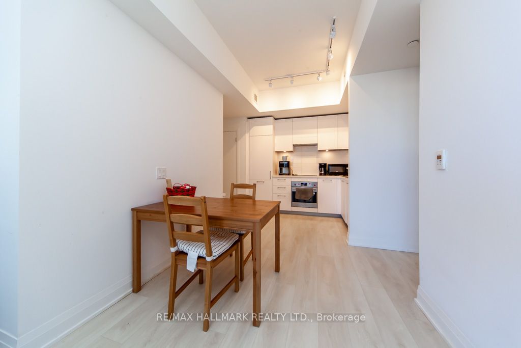 33 Frederick Todd Way #817