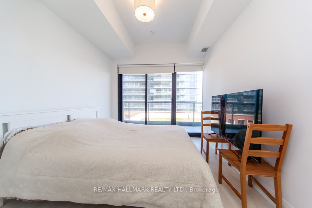 33 Frederick Todd Way #817