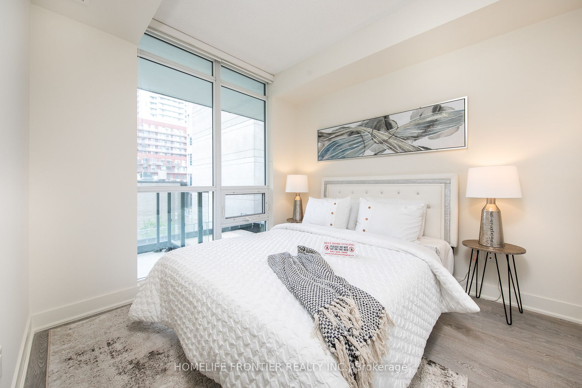 30 Roehampton Ave, #412