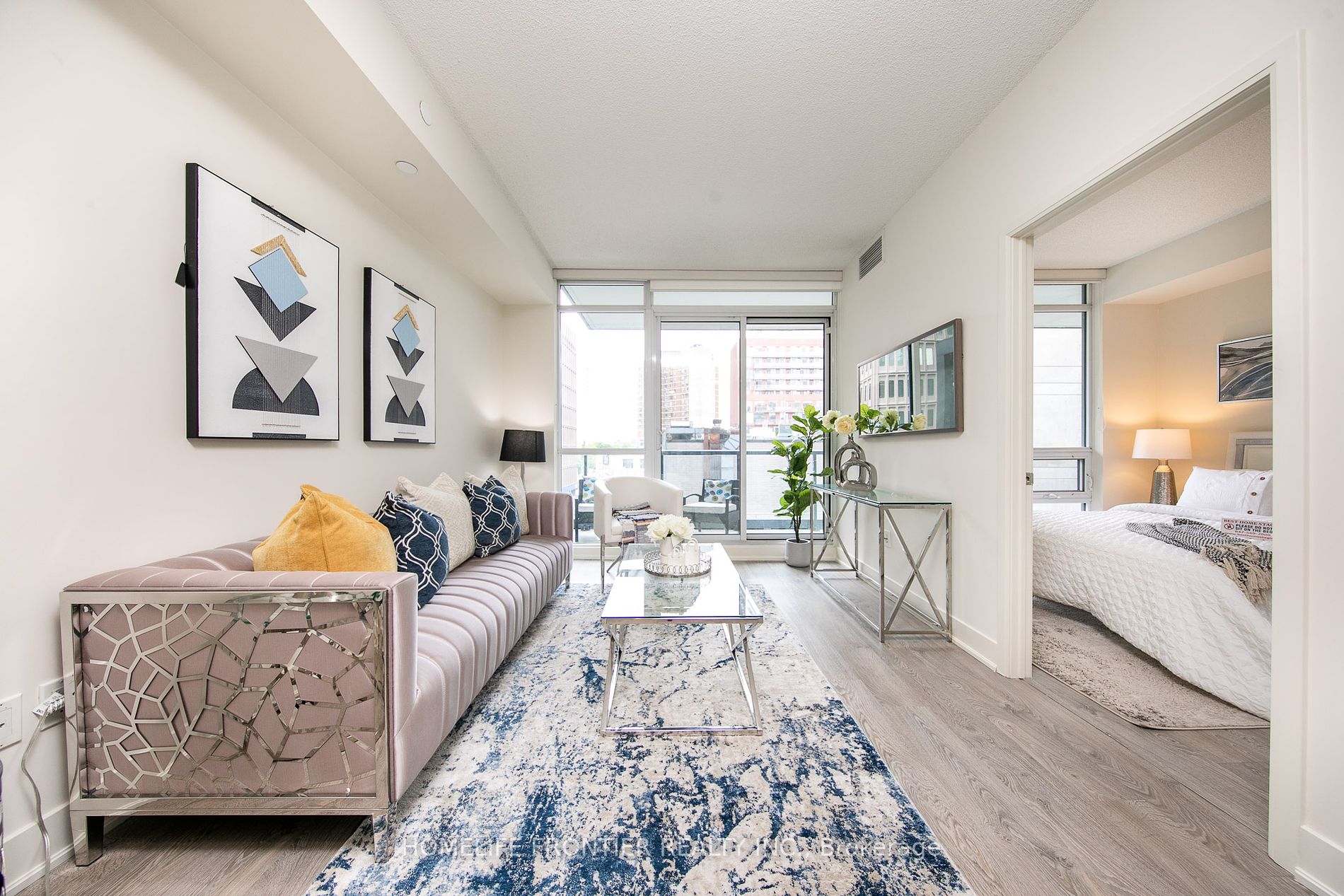 30 Roehampton Ave, #412