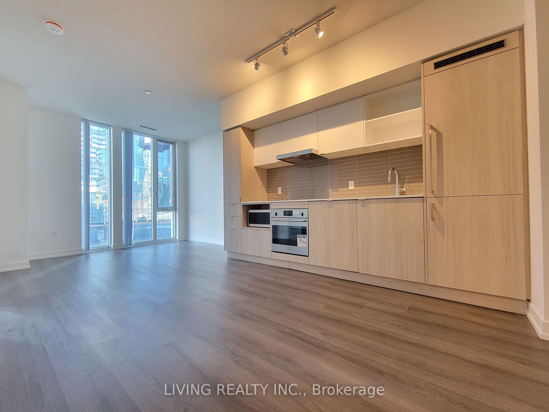 138 Downes Street #910
