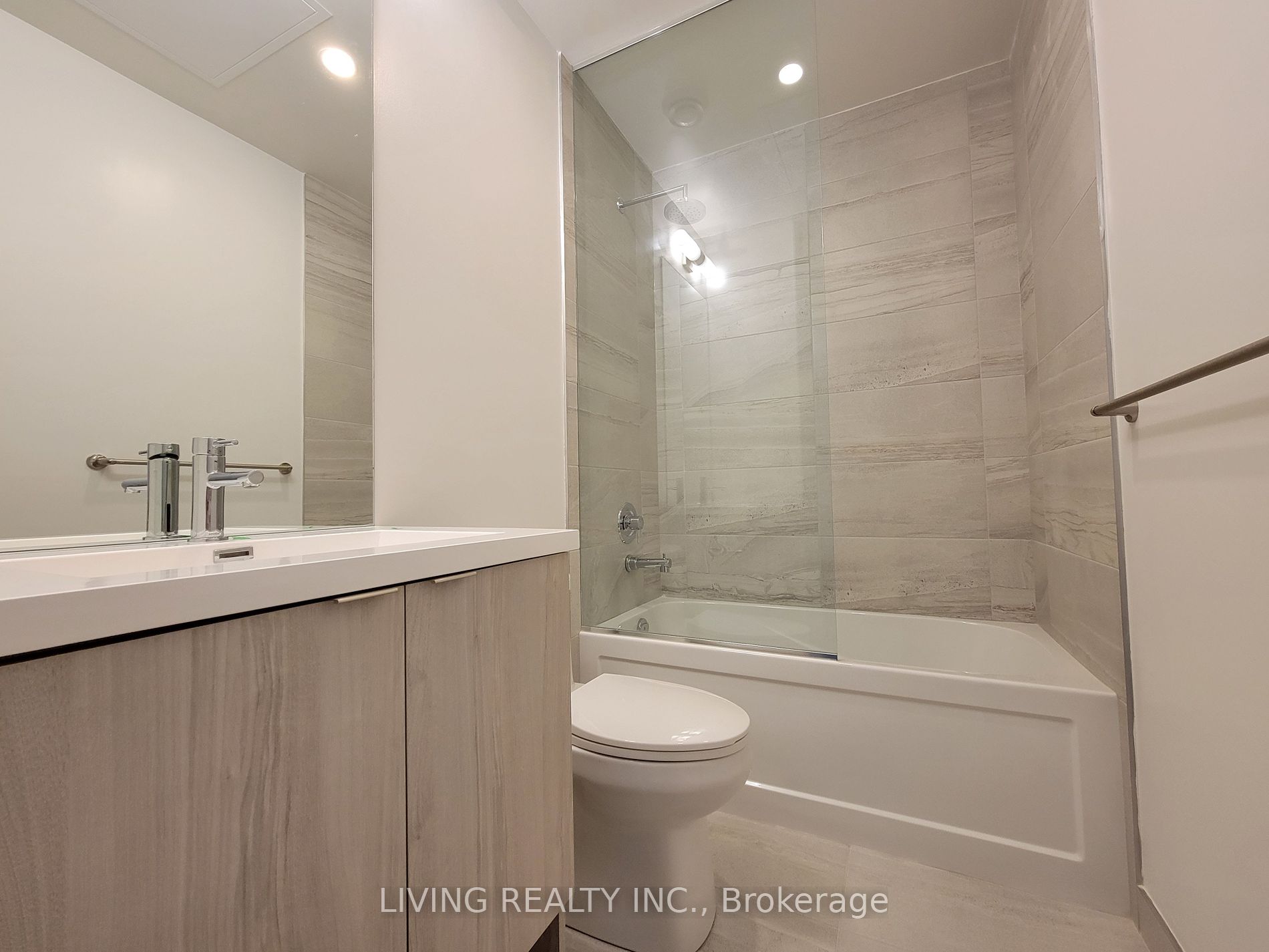 138 Downes Street #910
