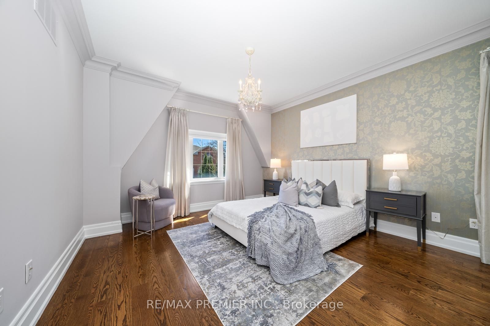 142 Upper Canada Drive