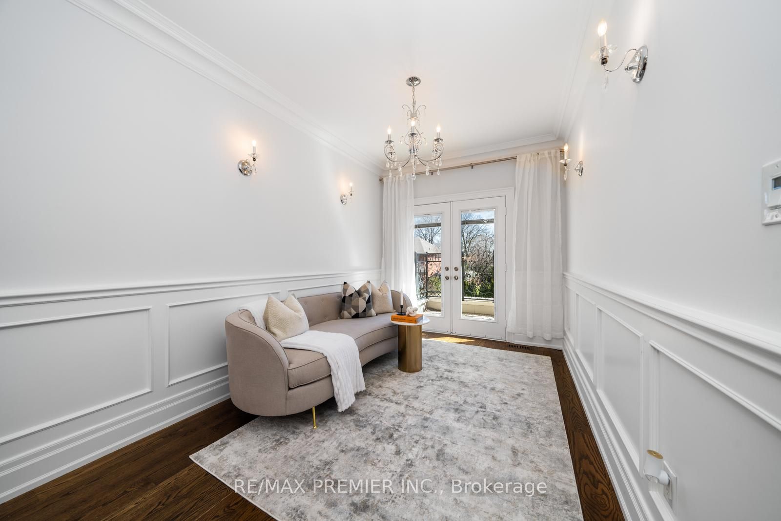 142 Upper Canada Drive