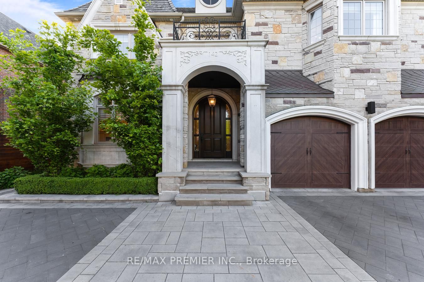 142 Upper Canada Drive