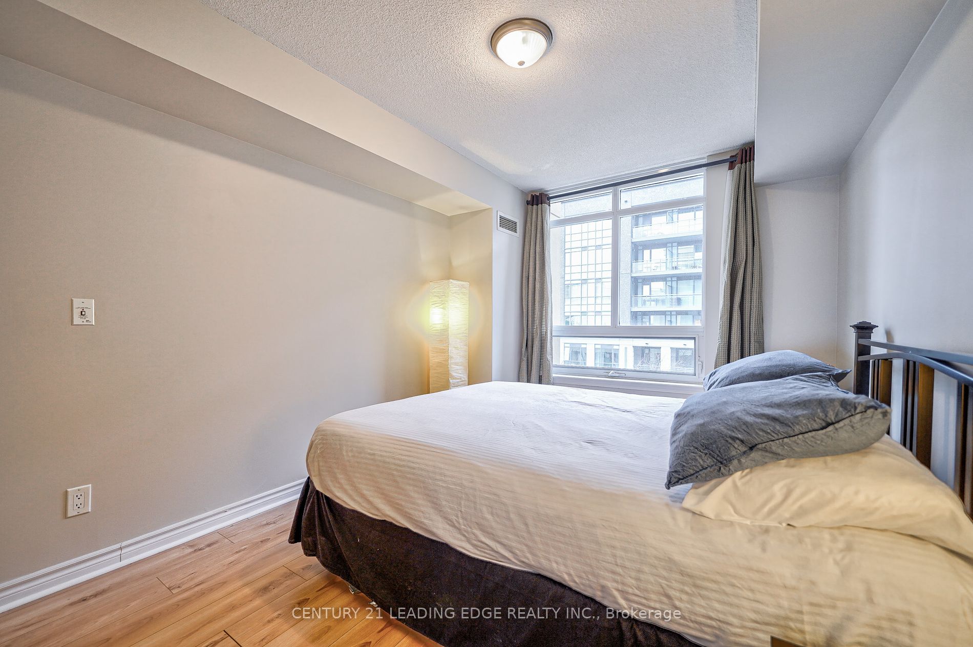 18 Kenaston Gardens, #309