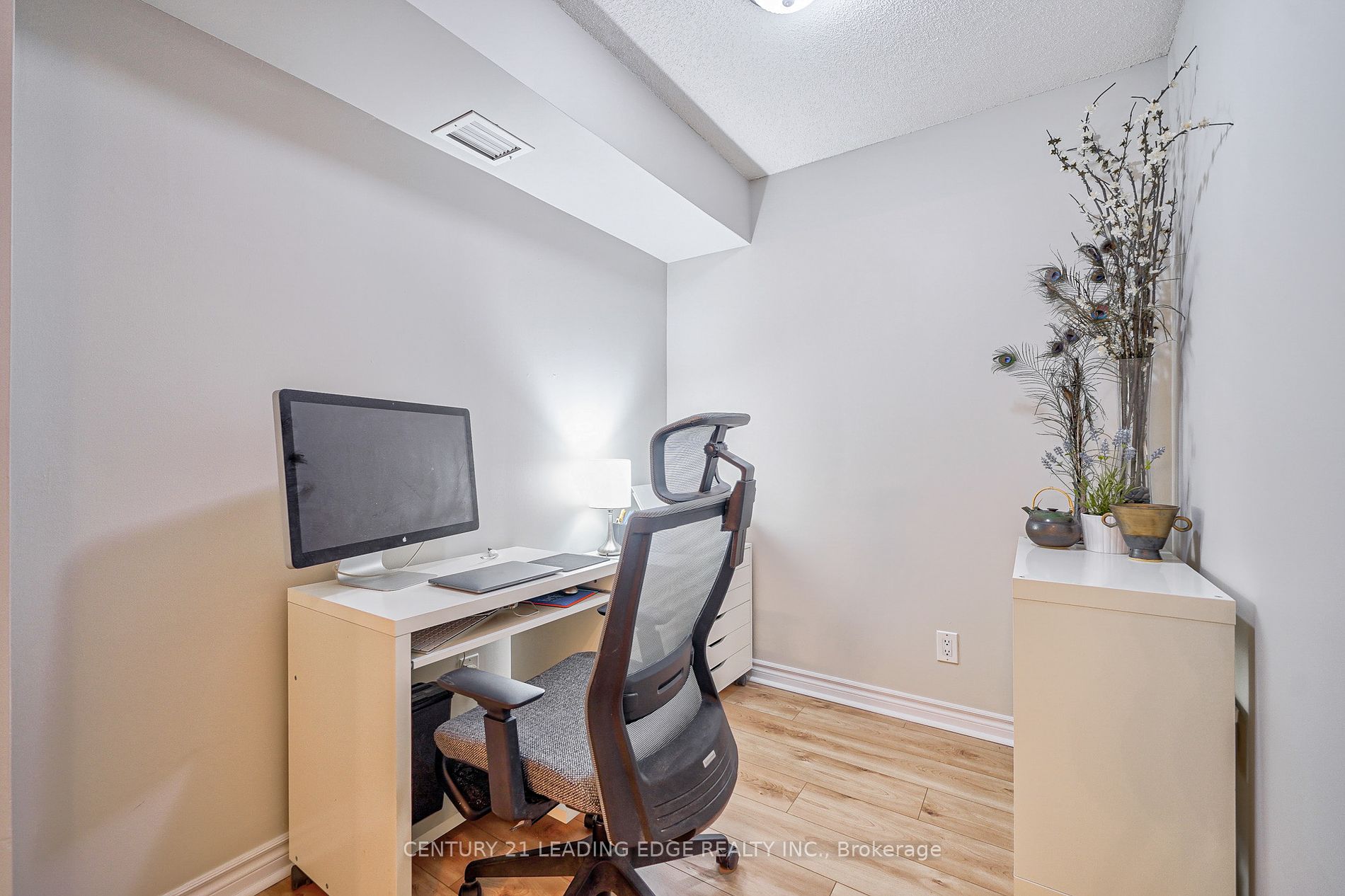 18 Kenaston Gardens, #309