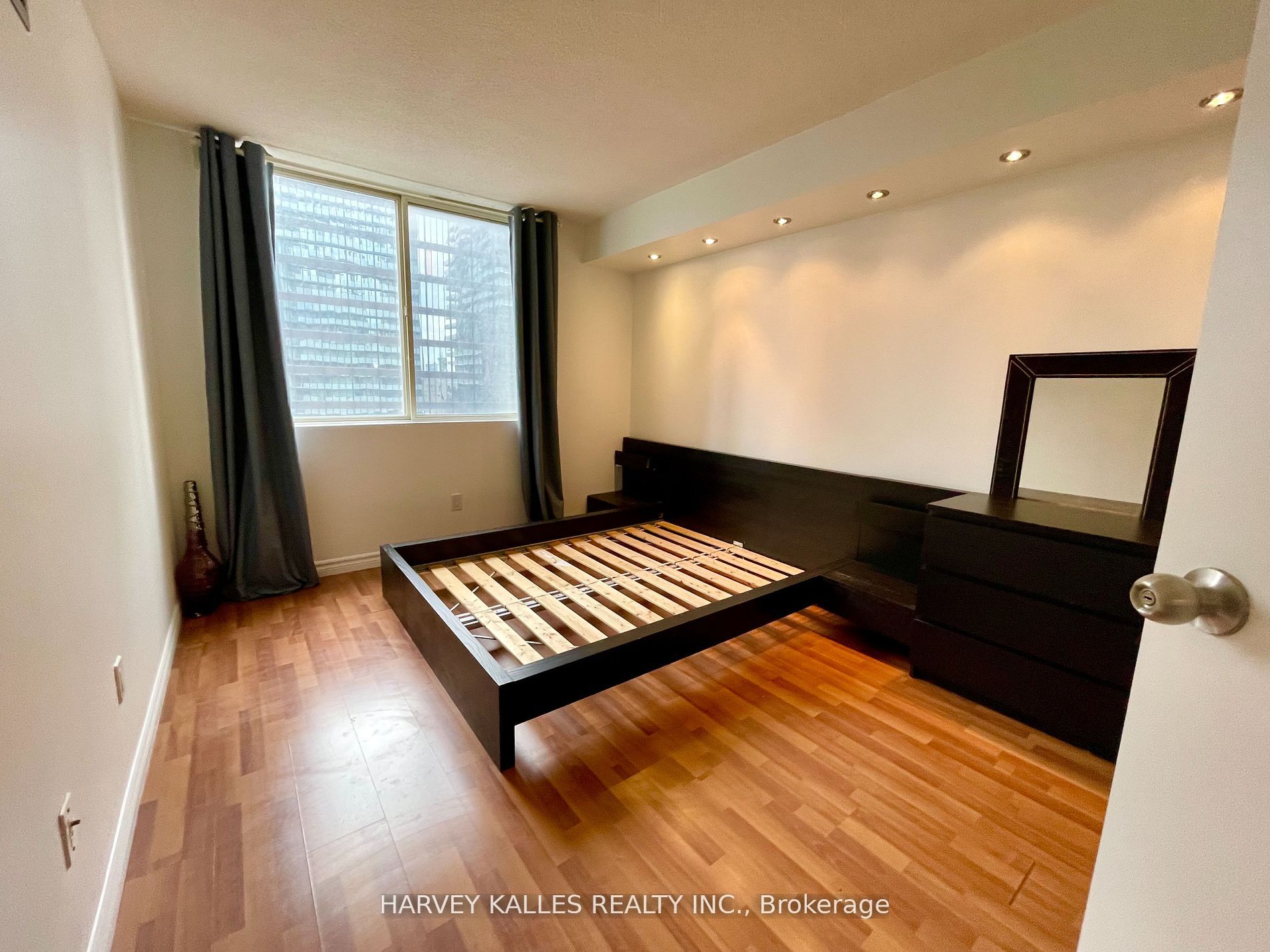 25 Grenville St, #2206