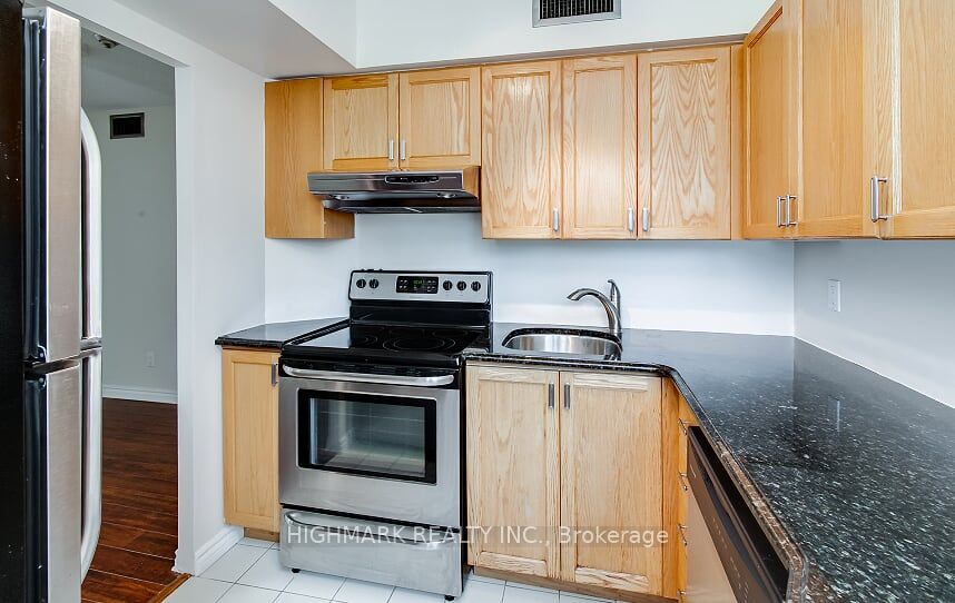 55 Centre Ave, #703