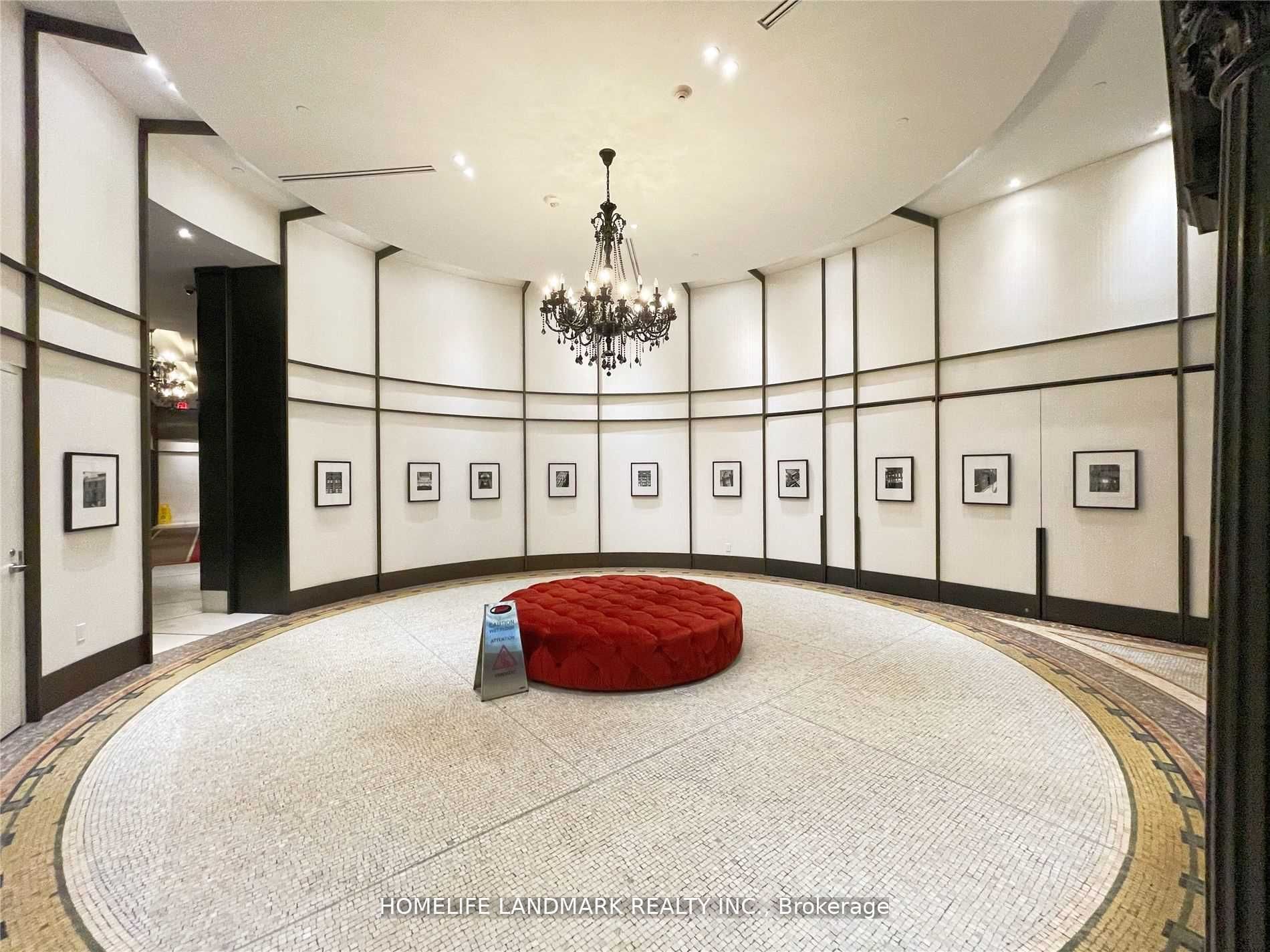 197 Yonge St, #1704
