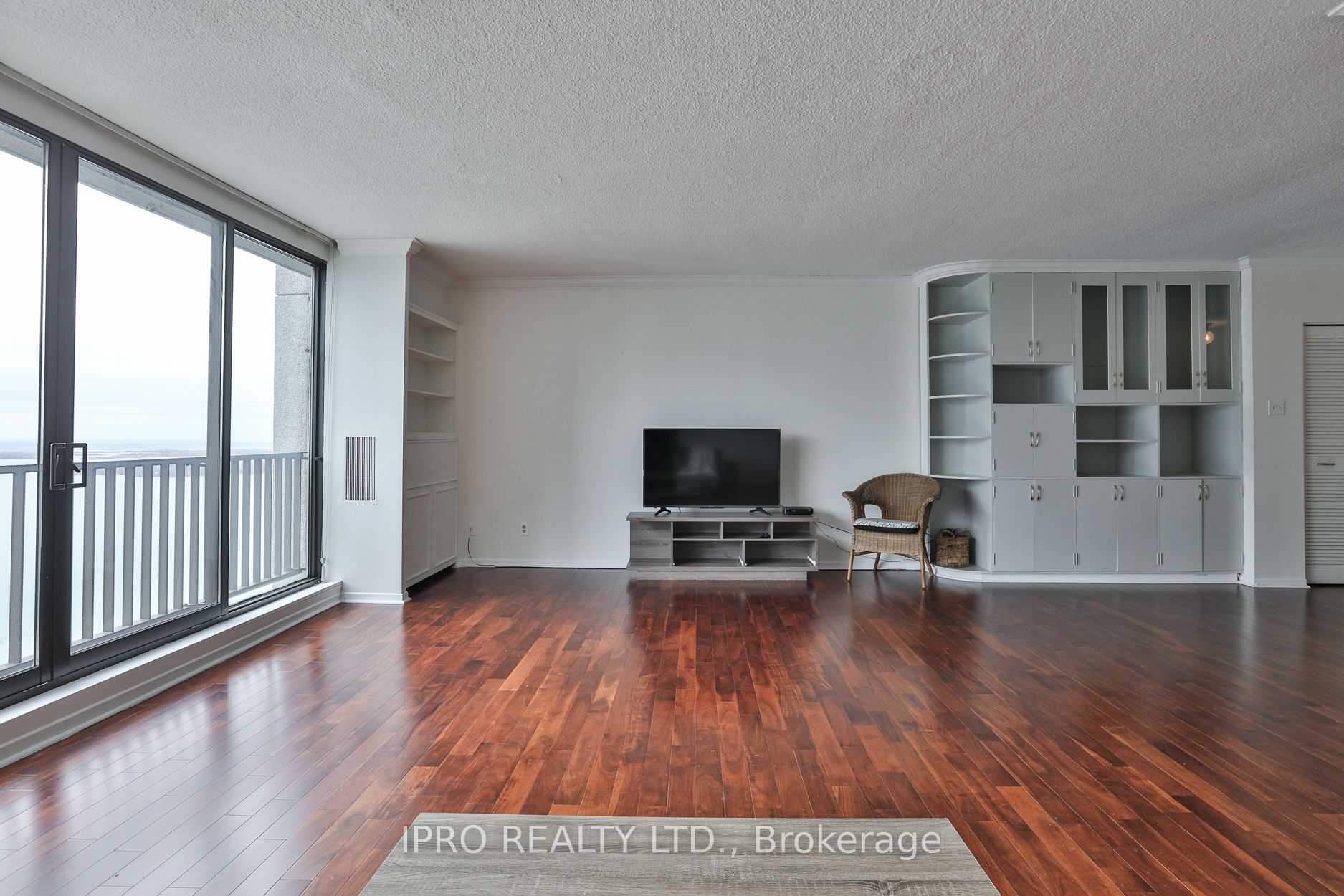 33 Harbour Square, #3234