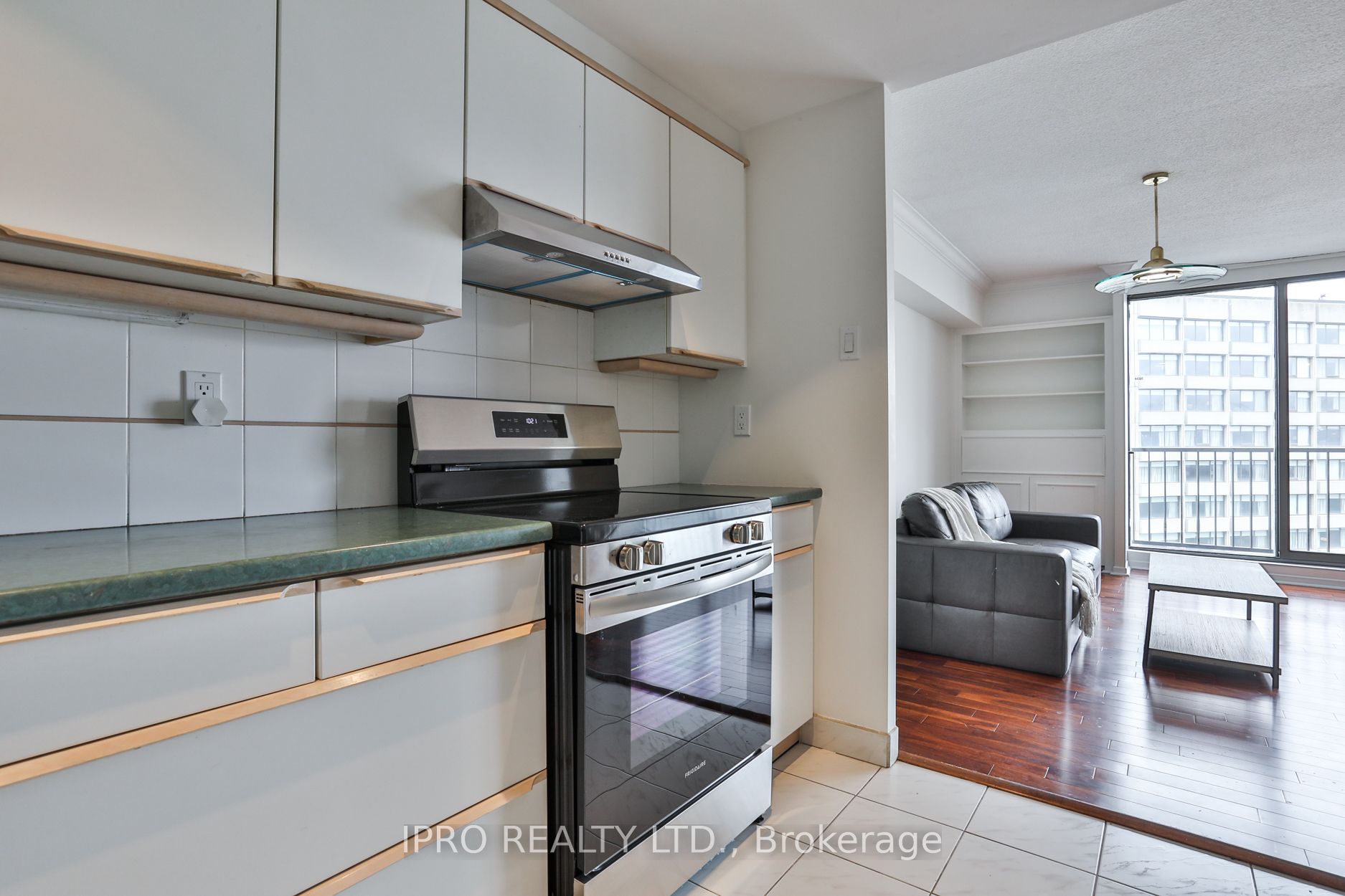 33 Harbour Square, #3234