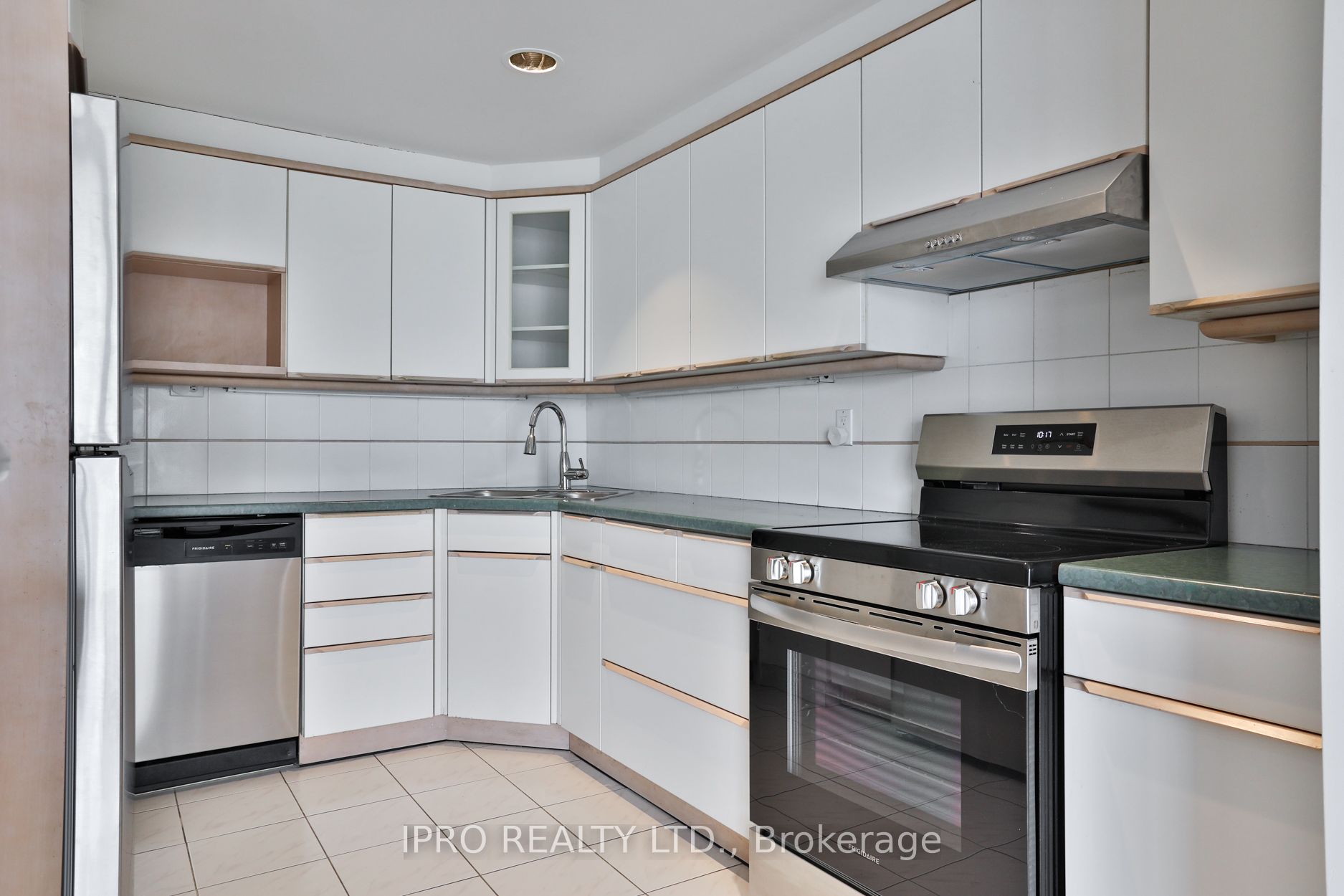33 Harbour Square, #3234