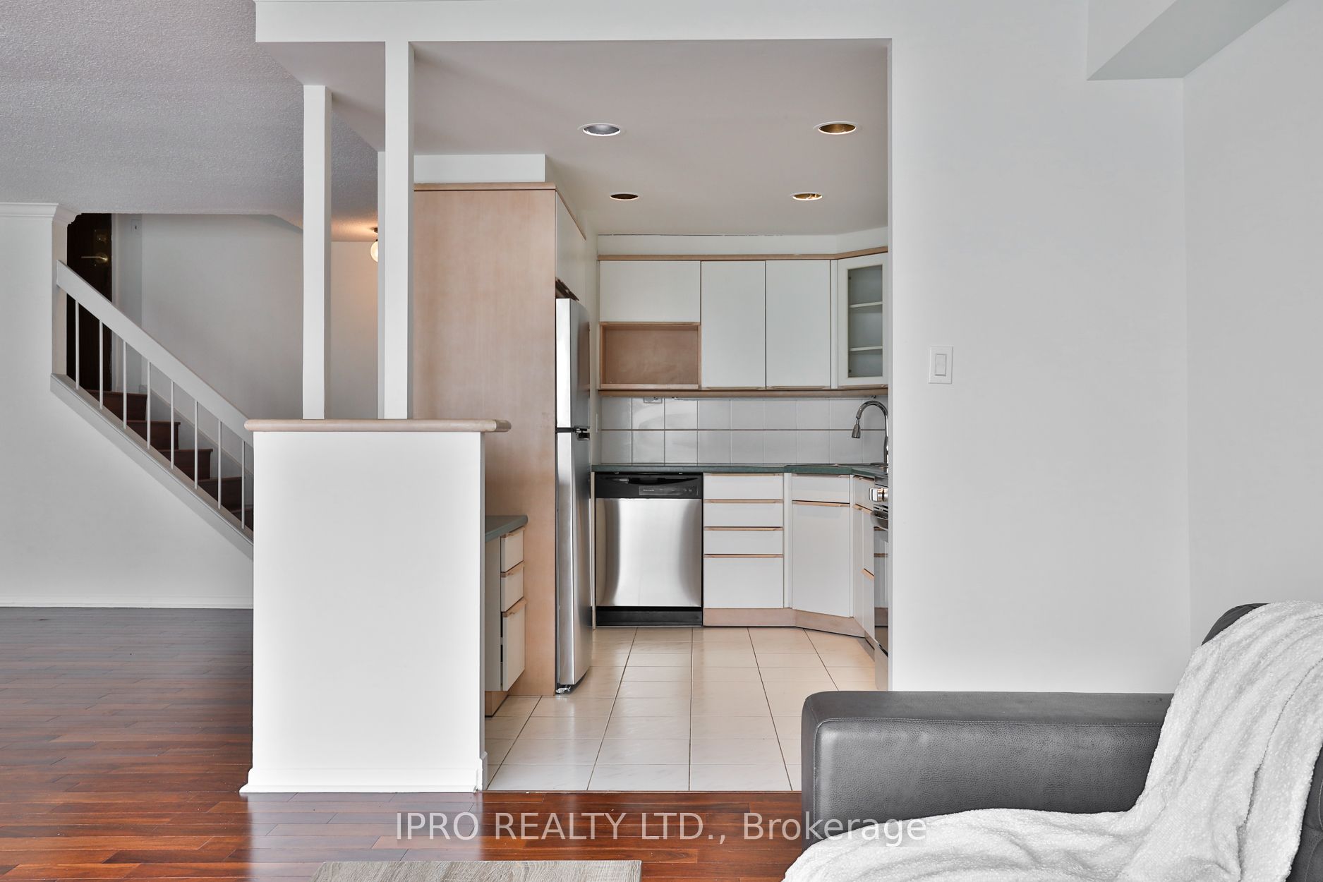 33 Harbour Square, #3234