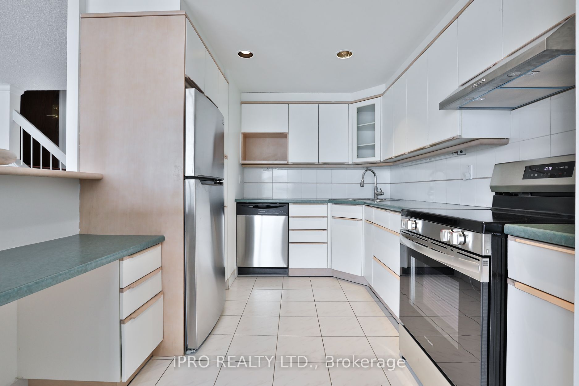 33 Harbour Square, #3234