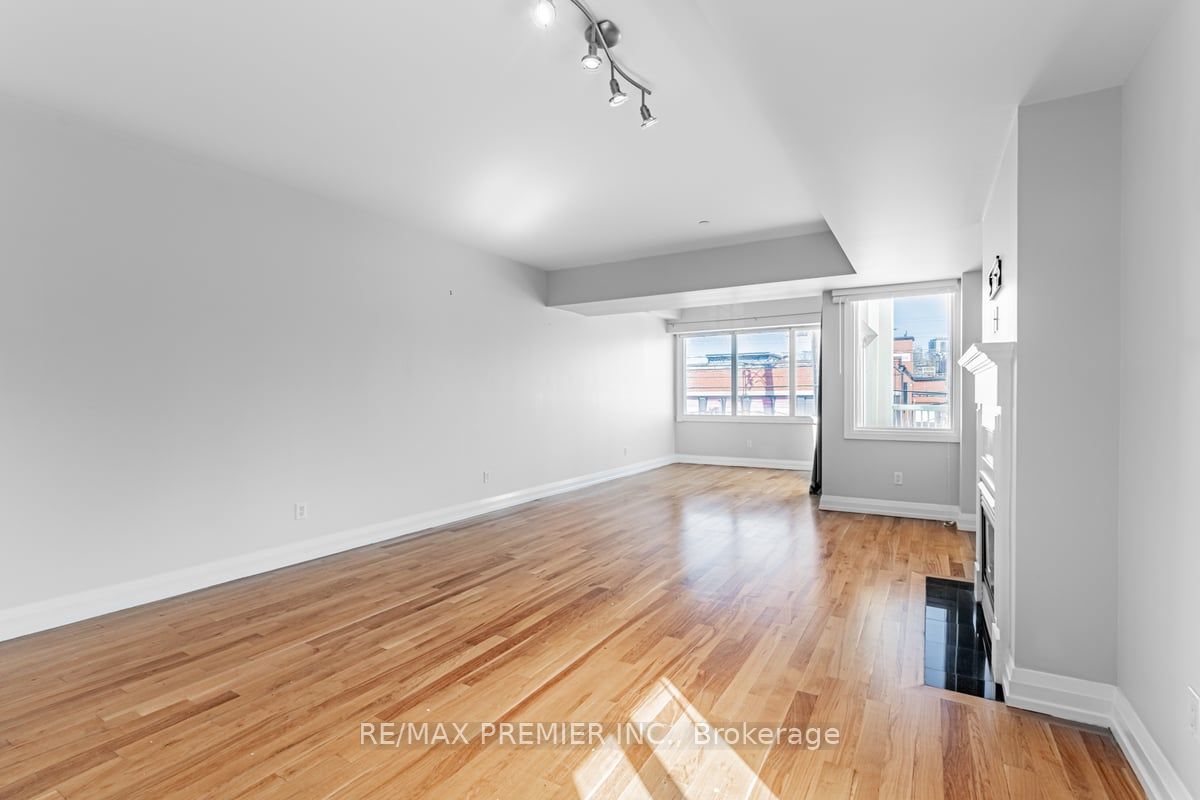 473 Dupont Street #2