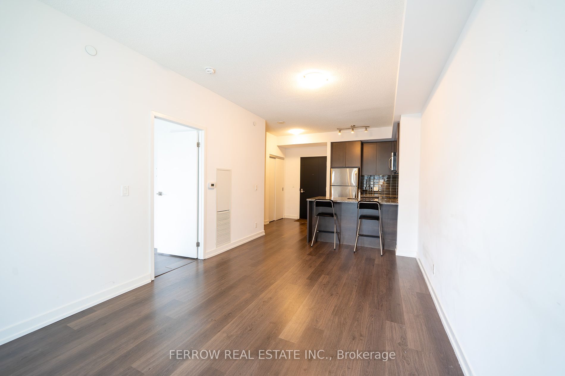 89 Dunfield Ave, #909
