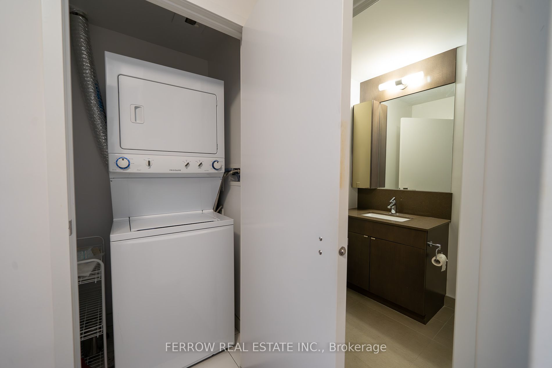 89 Dunfield Ave, #909