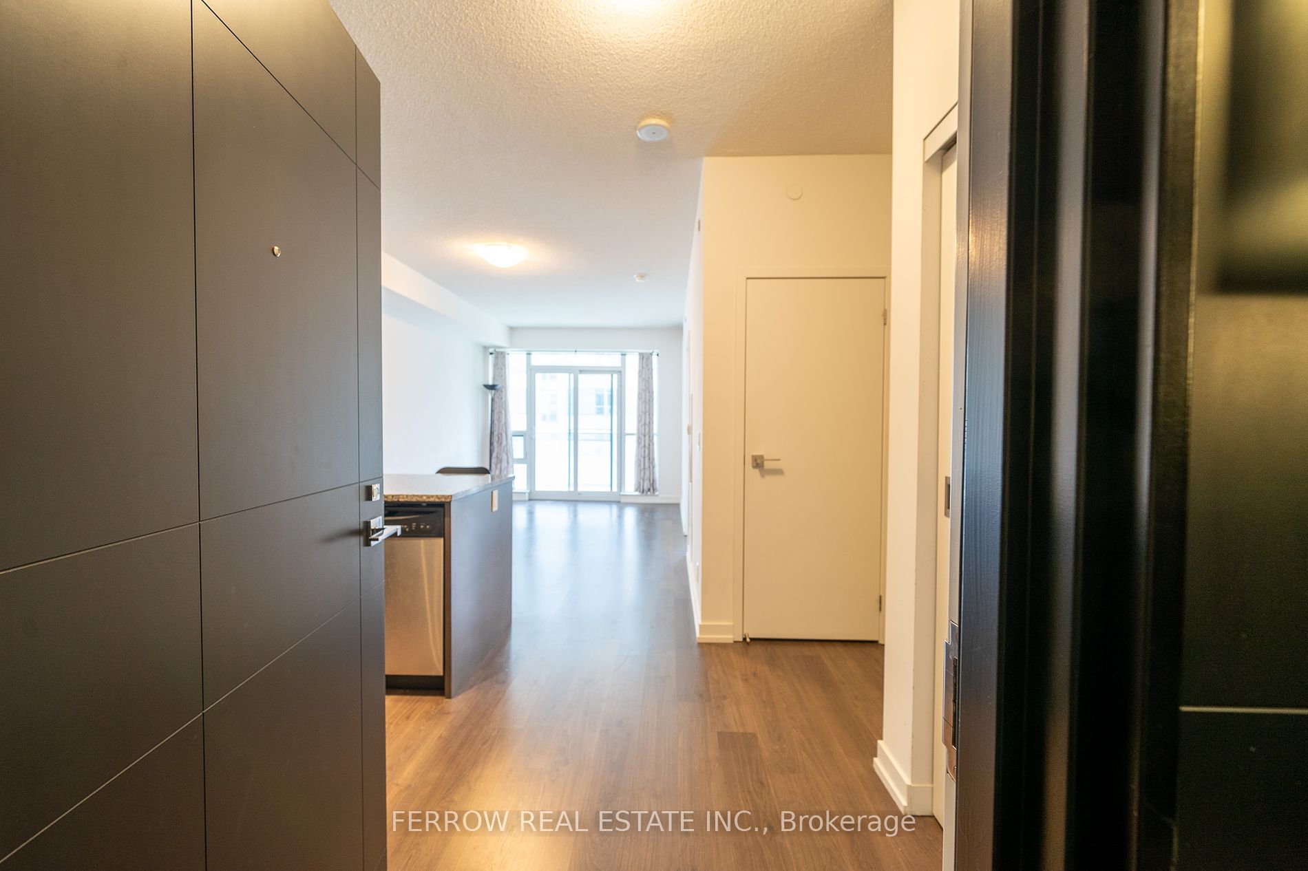 89 Dunfield Ave, #909